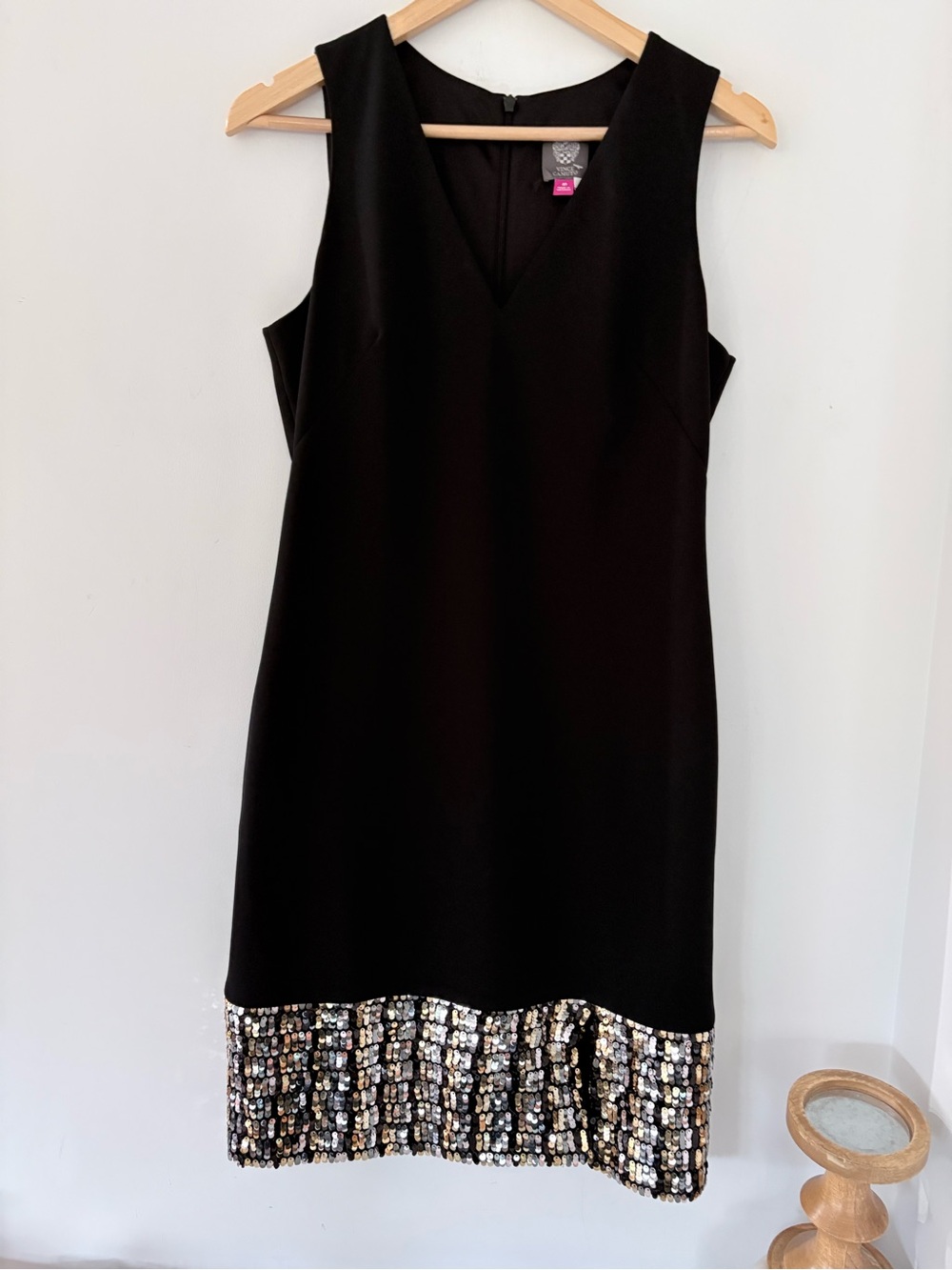 VINCE CAMUTO Metallic Sequin Hem Black Sheath Dress 10 NWOT Elegant Cocktail